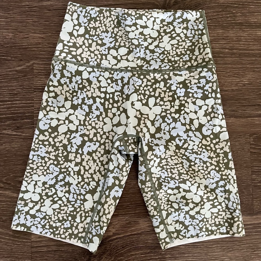 Aerie Green and White Bike Shorts with Stylish Pattern